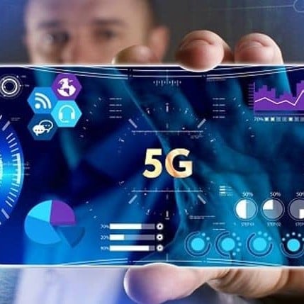 Smartphone sales plummet but 5G will drive them back up in 2021
