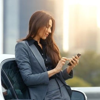When is the best time to upgrade a business mobile fleet to maximise cost savings?